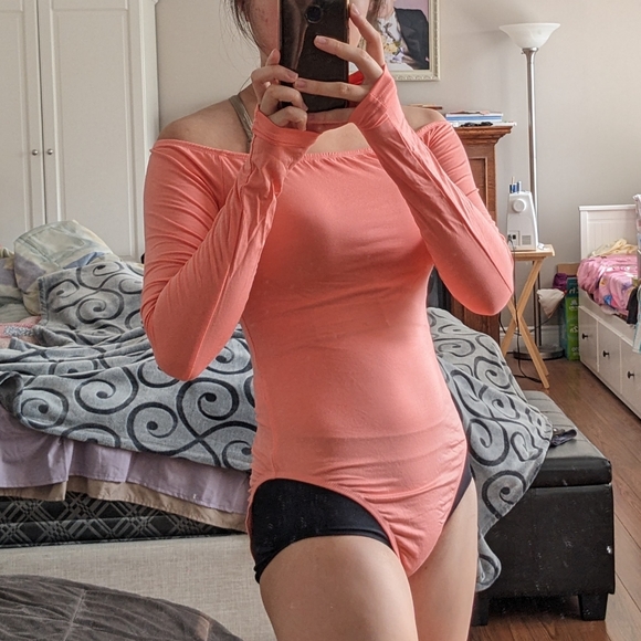 Off Shoulder Bodysuit - Picture 4 of 4